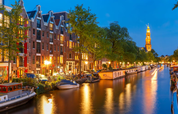 Prinsengracht Amsterdam, canal accessible Jordaan