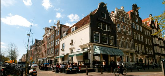 Winkel 43 Amsterdam, café stroopwafel appeltaart accessible
